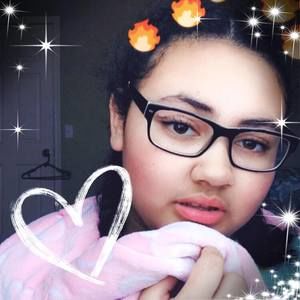 Meet your Posher, Yesenia